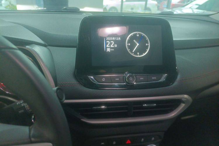 Chevrolet Tracker 2023 #13 Chevrolet Tracker 2023 car image #13