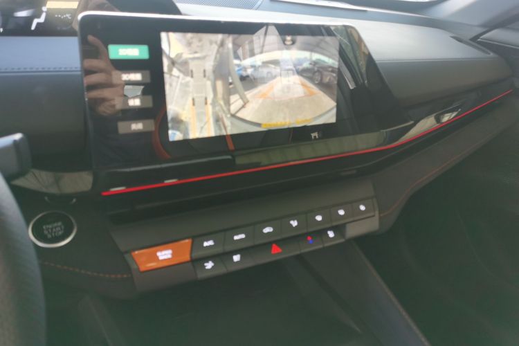 Changan UNI-V 2025 car image #13