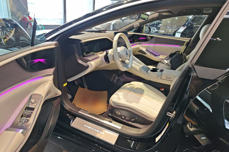 Denza Z9 2024 #13 Denza Z9 2024 car image #13