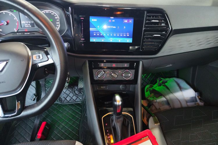 VS5 2019 car image #13