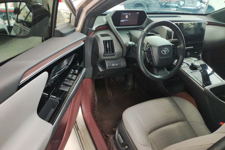 Toyota bZ4X 2022 immagine di auto #13