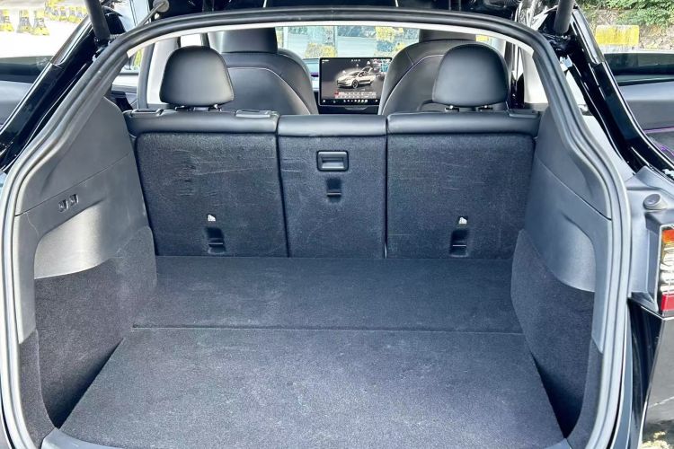 Tesla Model Y 2023 #13 Tesla Model Y 2023 car image #13