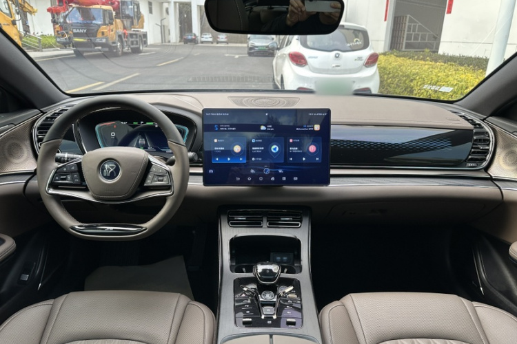 BYD Han 2021 car image #13