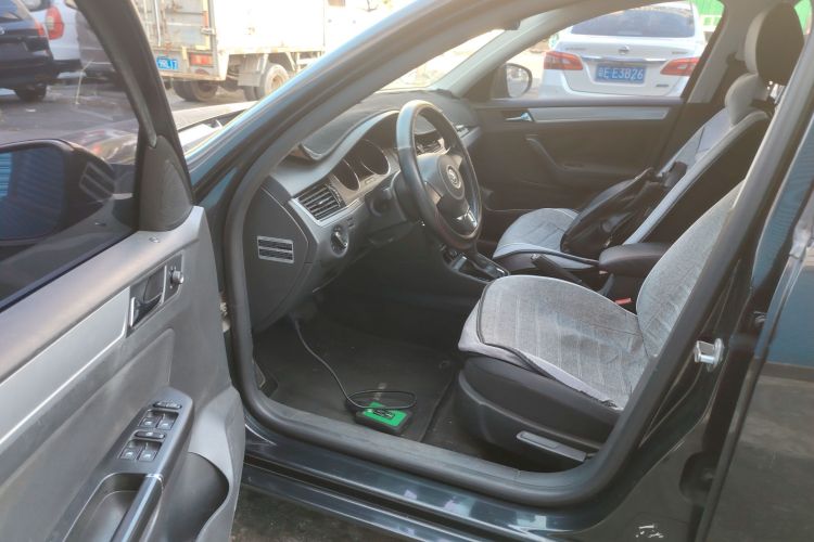 Volkswagen Bora 2016 immagine di auto #13