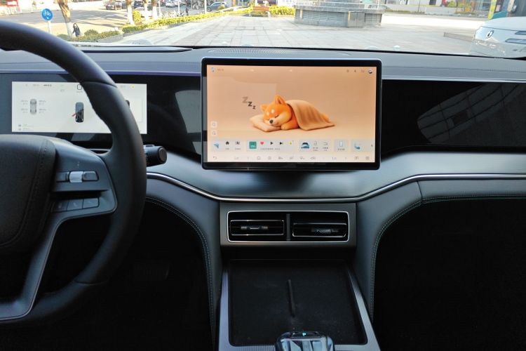 BYD SongL DM-i 2025 car image #13