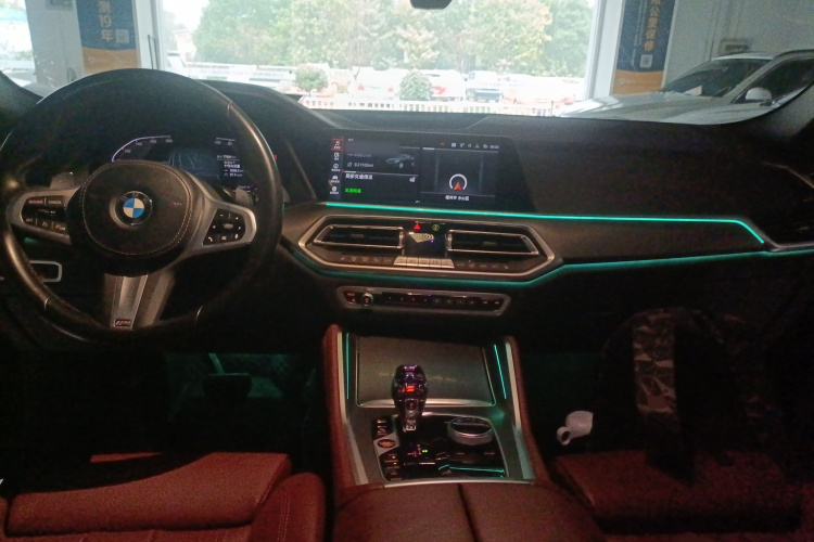 BMW X6 2022 car image #13