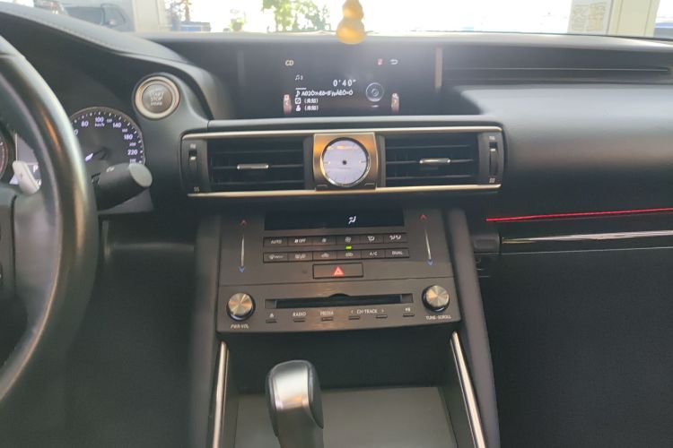 Toyota 2019 car image #13