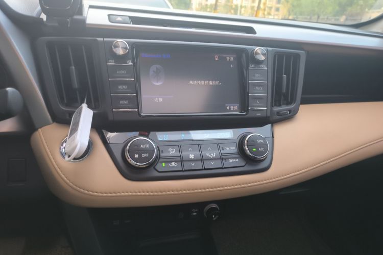 Toyota RAV4 2018 #13 Toyota RAV4 2018 car image #13