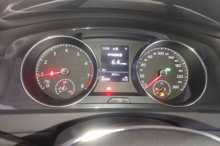 Volkswagen Golf 2019 car image #13