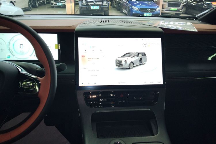 GAC Trumpchi E9 2025 #13 GAC Trumpchi E9 2025 car image #13