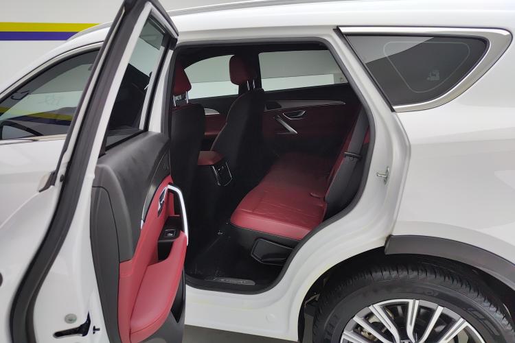 X70 PLUS 2024 car image #13