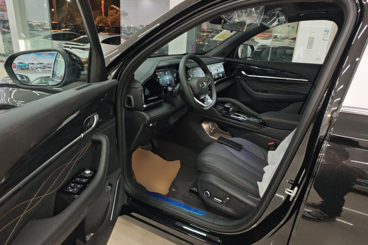 GEELY Monjaro 2025 car image #13