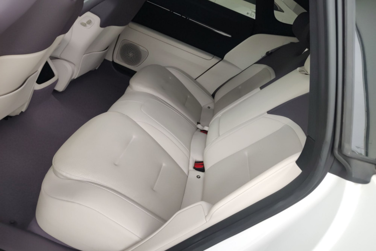 Avatr 12 2024 car image #13