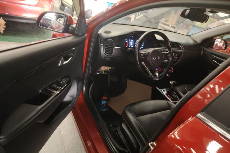 Kia K2 2018 imagen de coche #13