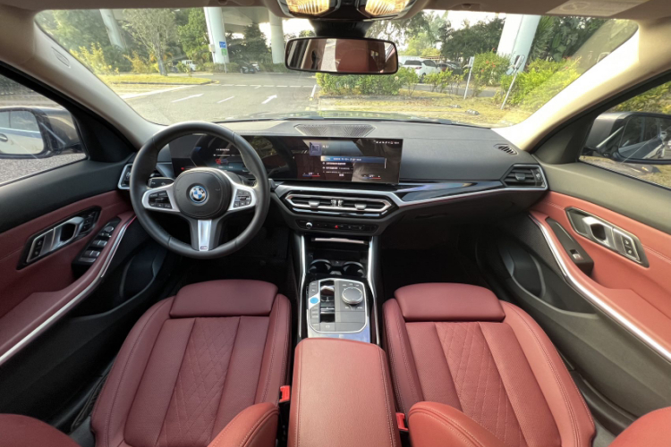 BMW i3 2022 car image #13