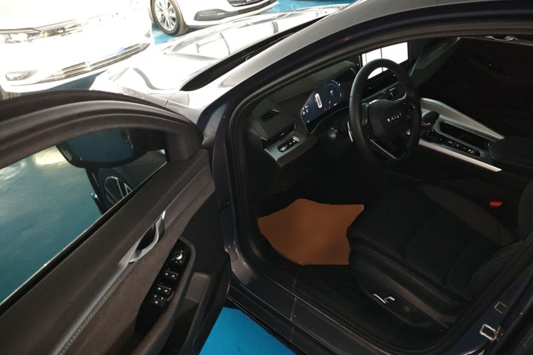 Preface 2024 immagine di auto #13