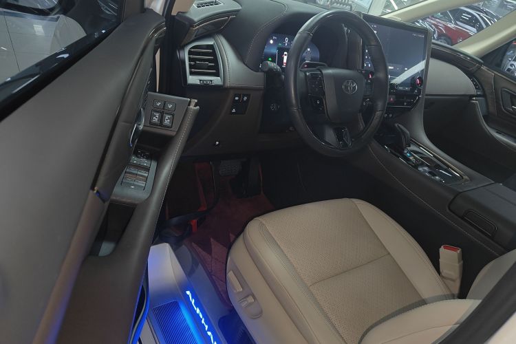 Toyota Alphard 2023 #13 Toyota Alphard 2023 car image #13