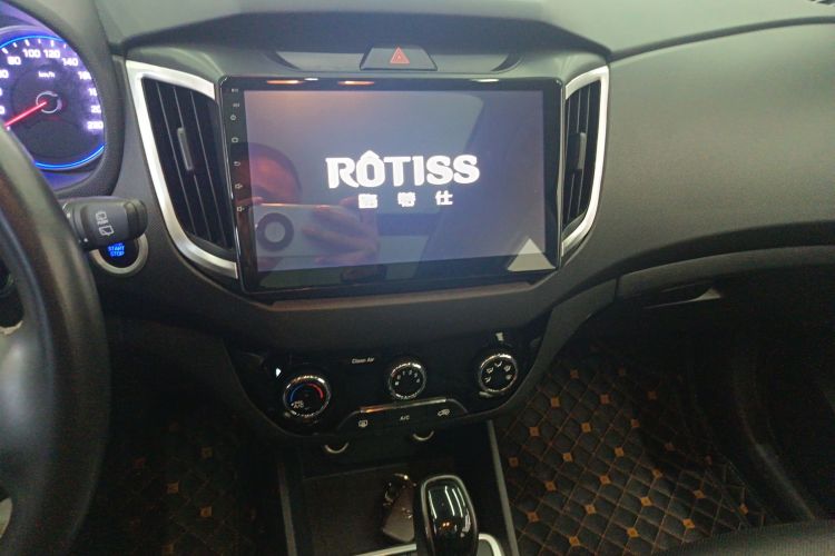 Hyundai ix25 2018 #13 Hyundai ix25 2018 car image #13