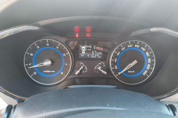 Changan Alsvin V7 2017 car image #13