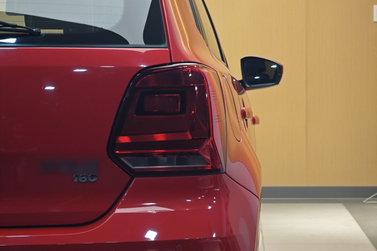 Polo 2018 car image #13