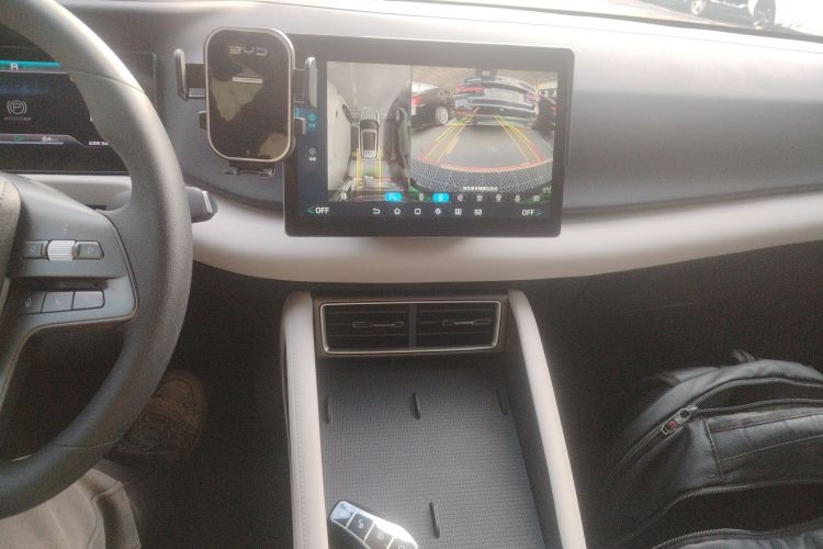 BYD YuanUP 2025 #13 BYD YuanUP 2025 car image #13