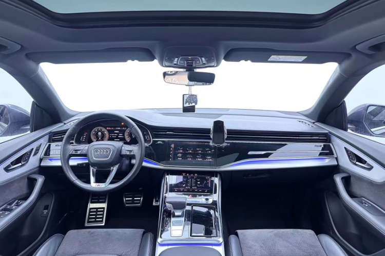 Audi Q8 2019 car image #13