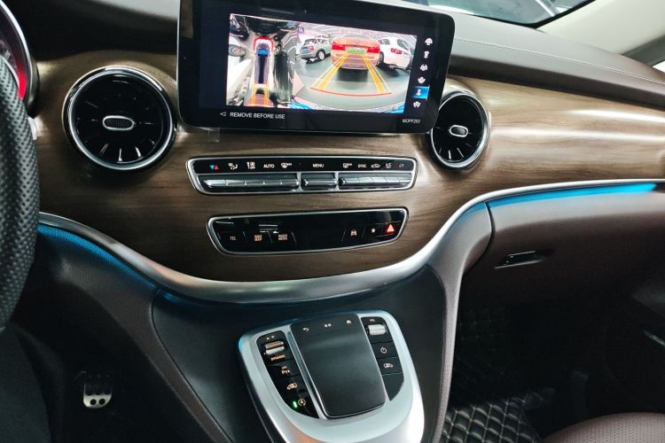 Mercedes-Benz V Class 2022 #13 Mercedes-Benz V Class 2022 car image #13