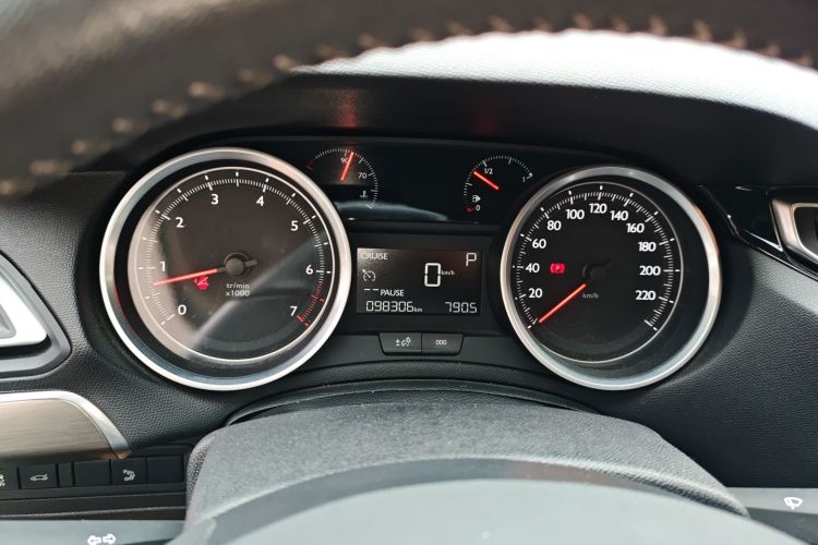 Peugeot 408 2016 car image #13
