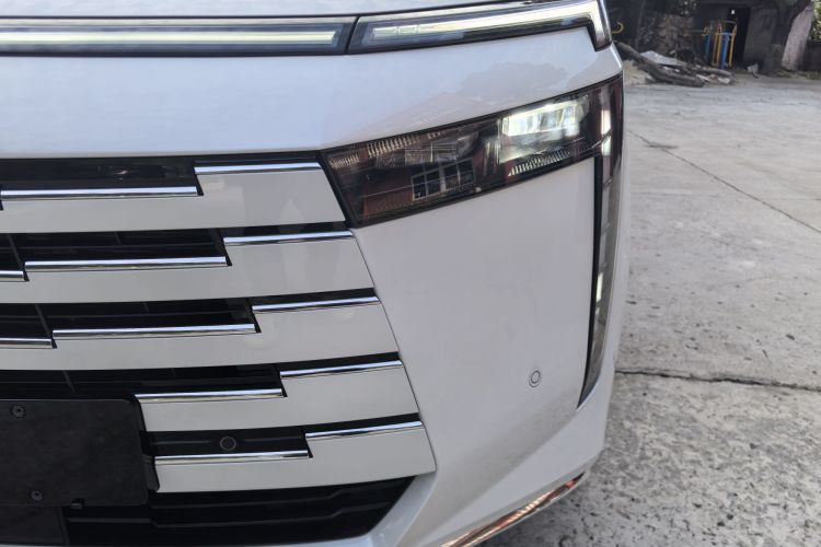 GAC Trumpchi E8 New Energy 2025 car image #13