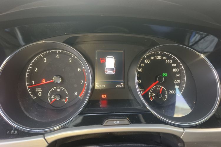 Volkswagen Touran 2018 car image #13