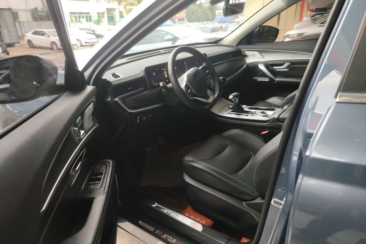 X70 PLUS 2022 car image #13