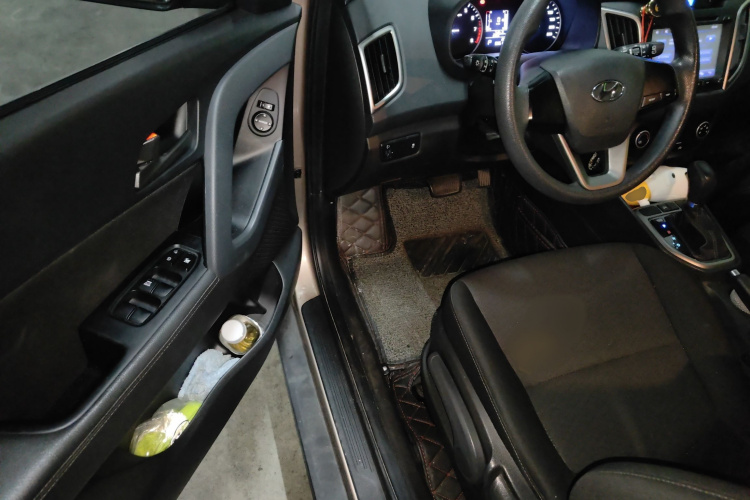 Hyundai ix25 2015 car image #13