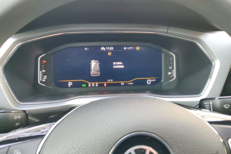 Volkswagen T-Cross 2023 car image #13