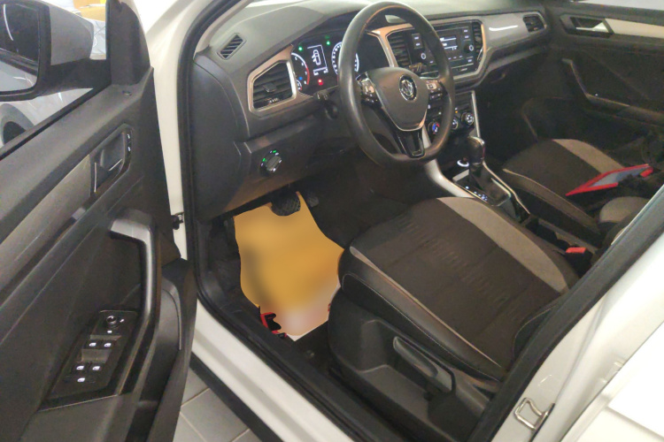 Volkswagen T-Roc 2018 #13 Volkswagen T-Roc 2018 car image #13