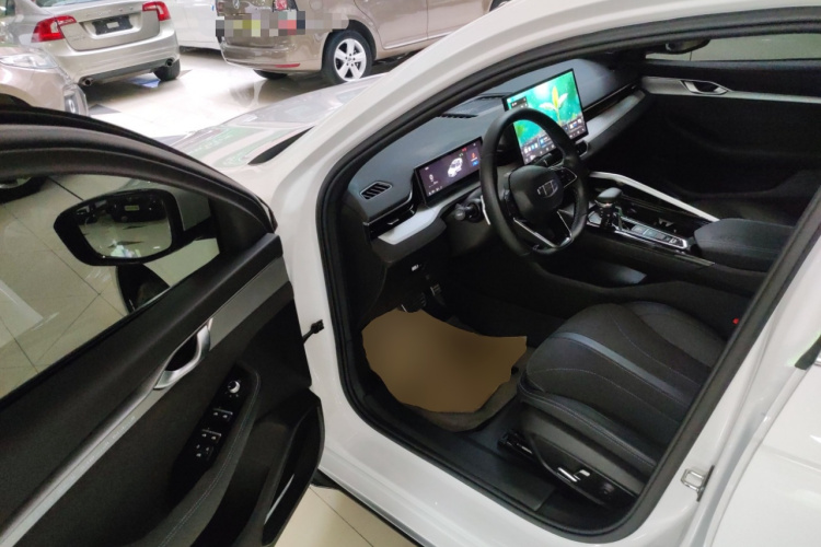 Preface 2024 immagine di auto #13