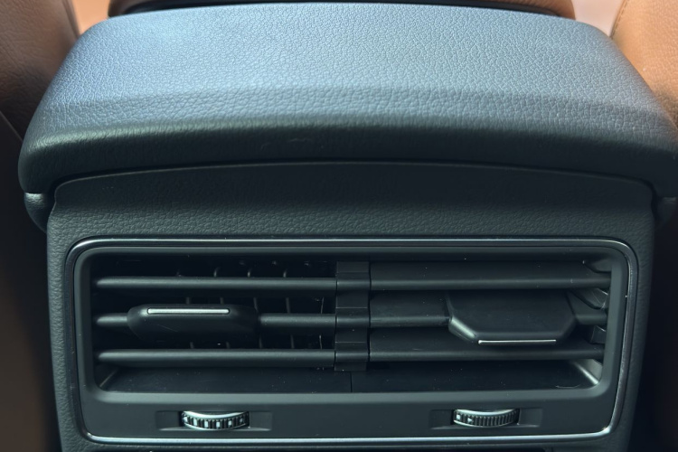 Audi Q8 2020 car image #13