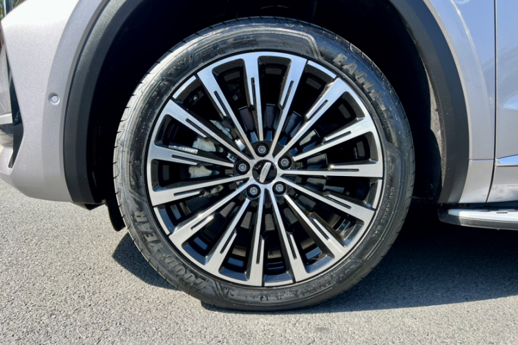 GEELY 2023 car image #13