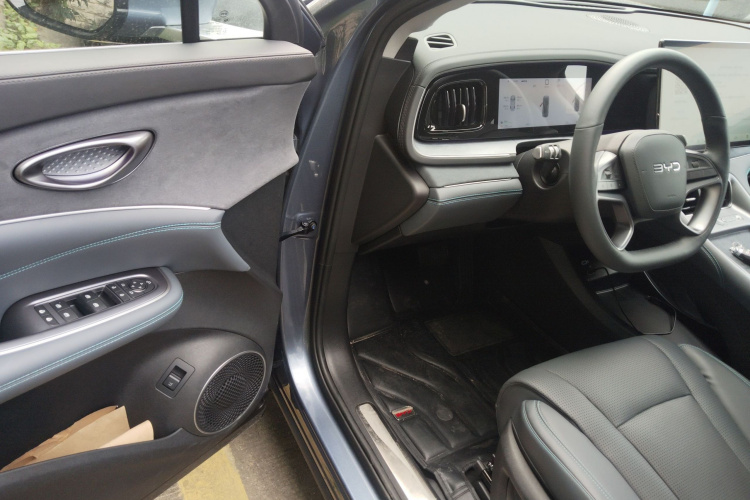 BYD Sea Lion 07 DM-i 2025 car image #13