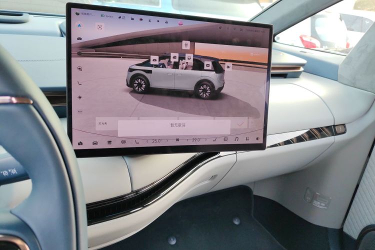 极氪 极氪MIX 2024 汽车图片 #13