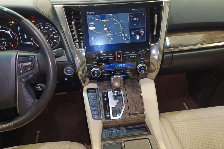 Toyota Alphard 2021 #13 Toyota Alphard 2021 car image #13