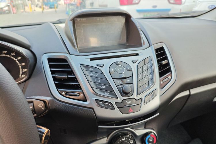 Ford Fiesta 2014 car image #13