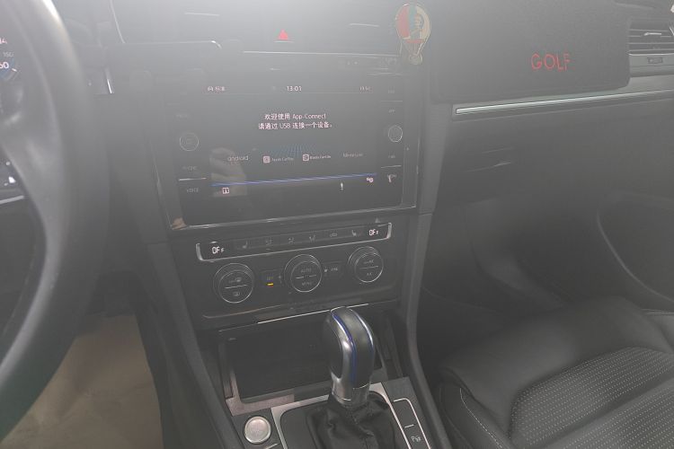 Volkswagen Golf New Energy (Imported) 2019 صورة سيارة #13