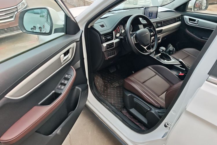 T5 2022 car image #13