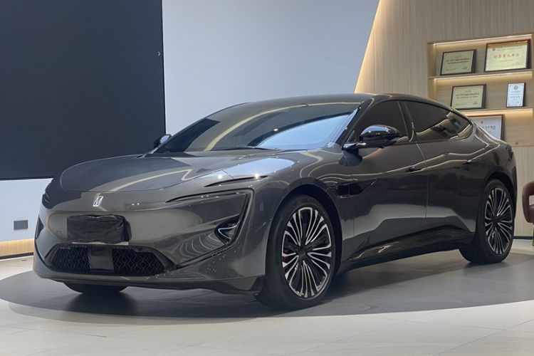Avatr 12 2024 car image #13