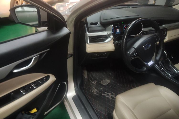 GEELY Emgrand 2019 car image #13