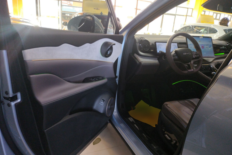 BYD Frigate 07 2023 immagine di auto #13