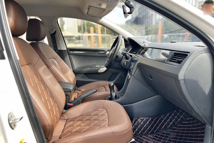 Santana 2020 car image #13