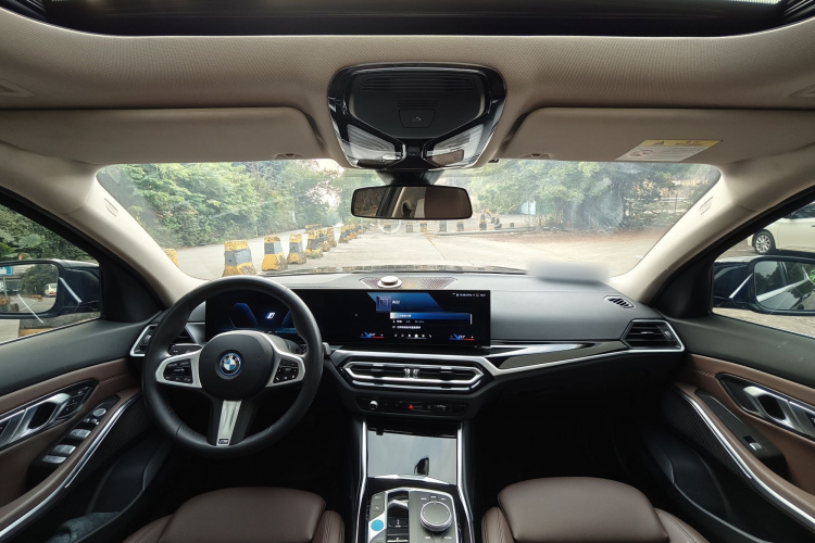 BMW i3 2024 car image #13