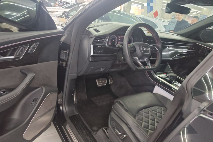 Audi Q8 2020 car image #13