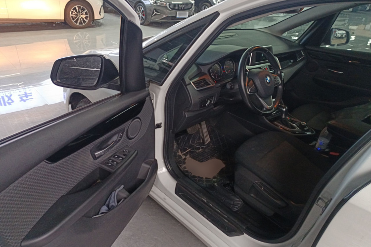 BMW 2 Series Tourer 2018 car image #13